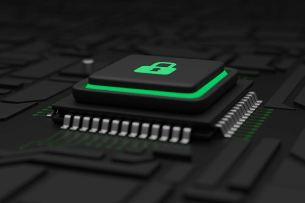 Imagem de um chip com um ícone de cadeado verde iluminado, representando segurança digital e criptografia de ponta a ponta.